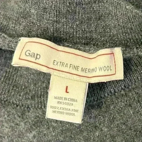 Gap Men's Sweater Grey Striped Size Large 100% Extra Fine Merino Wool - Picture 4 of 12
